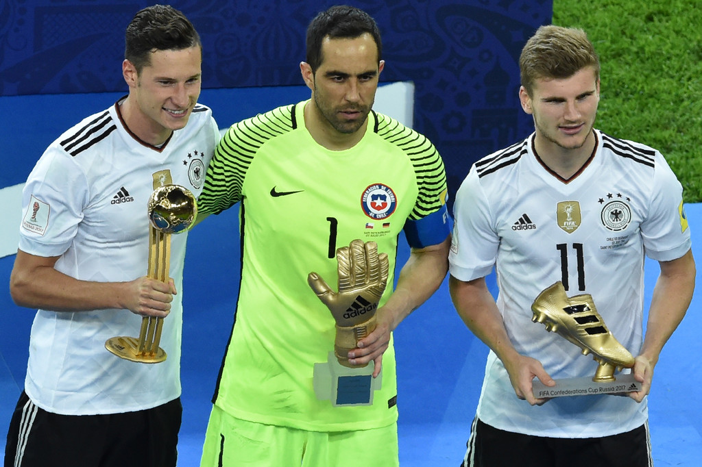 نتیجه تصویری برای دستکش طلای براوو در جام کنفدراسیون ها