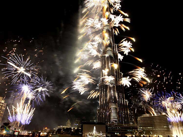 جشن سال ۲۰۲۰ در کنار برج خلیفه دبی
