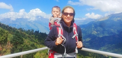 مادر ایرانی با فرزند ۱۶ ماهه‌اش از هیمالیا بالا رفت!